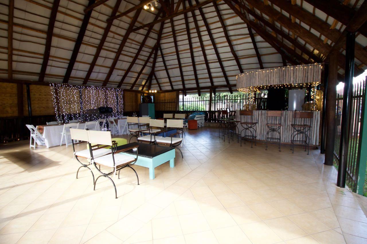 Flatdog Lodge Victoria Falls Esterno foto