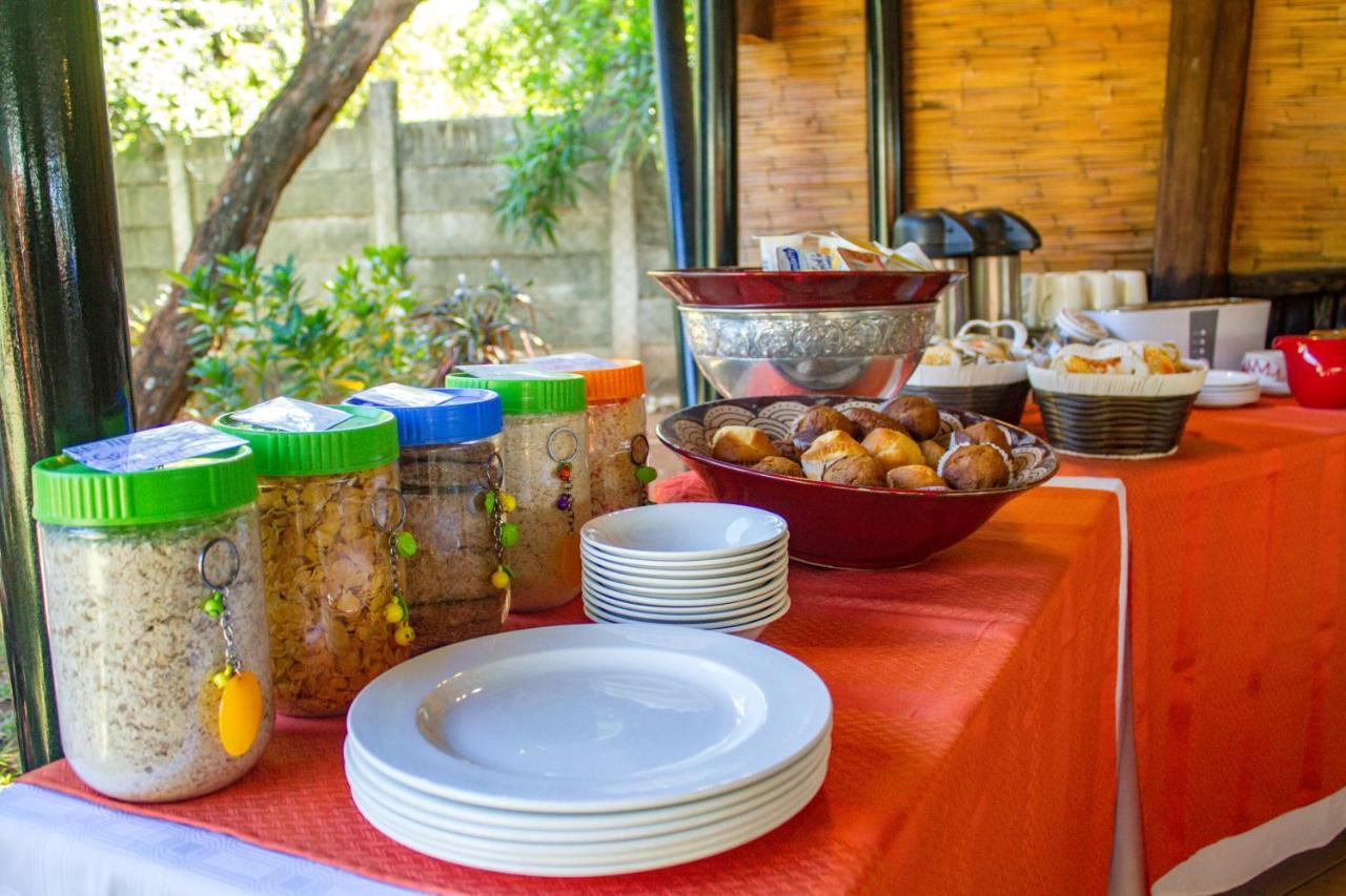 Flatdog Lodge Victoria Falls Esterno foto