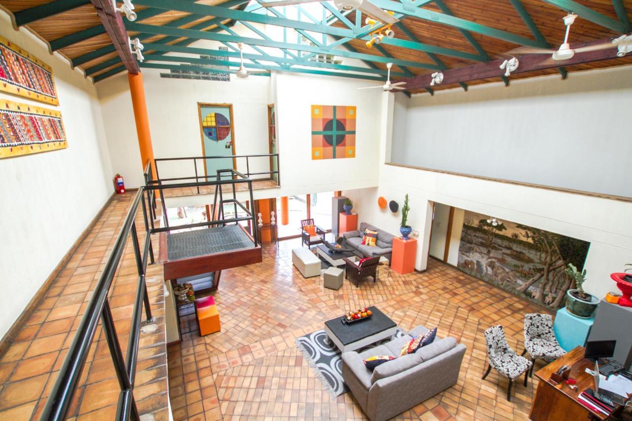 Flatdog Lodge Victoria Falls Esterno foto
